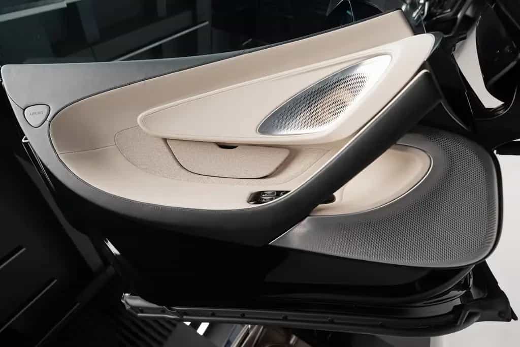 McLaren GT 04/2023-photo-14