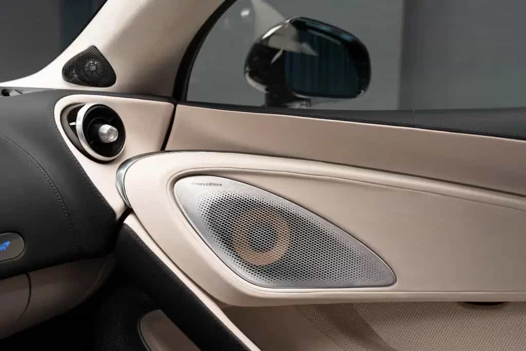 McLaren GT 04/2023-photo-18