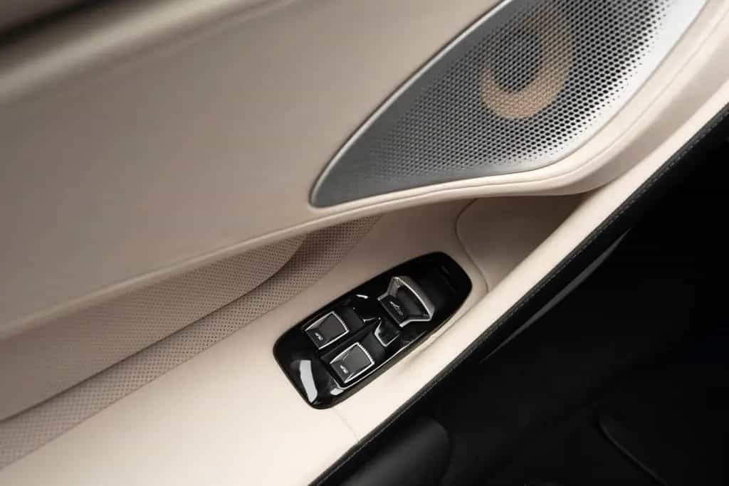 McLaren GT 04/2023-photo-32