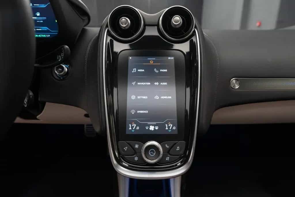 McLaren GT 04/2023-photo-37