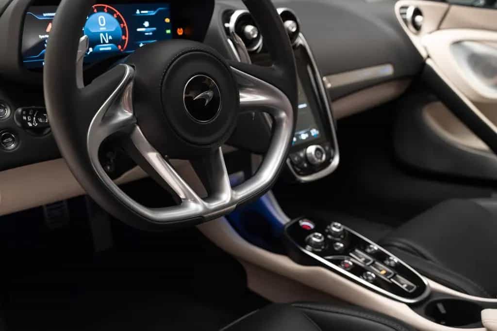 McLaren GT 04/2023-photo-38