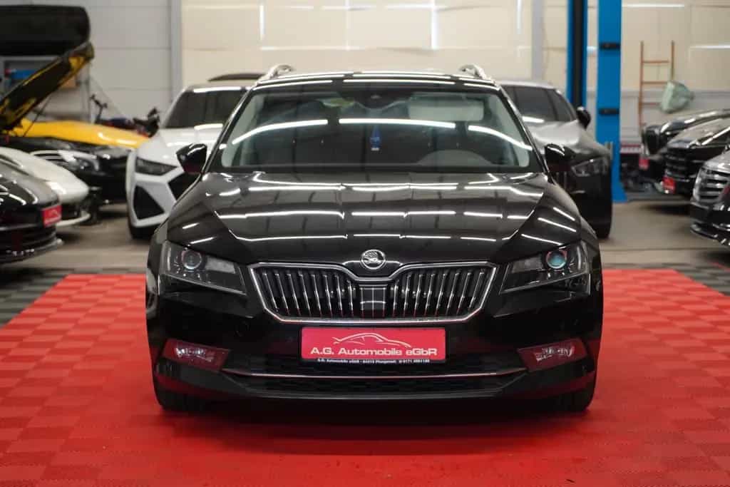 Skoda Superb 1.8 TSI Combi Style 2.Hand*Unfallfrei* 12/2016-photo-1
