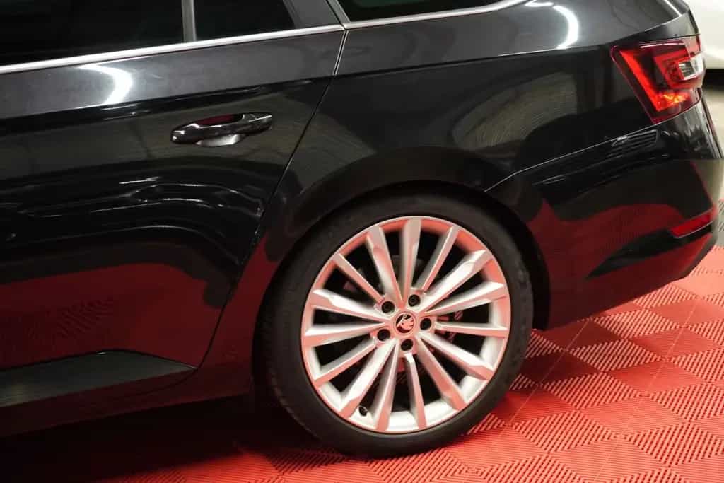 Skoda Superb 1.8 TSI Combi Style 2.Hand*Unfallfrei* 12/2016-photo-10