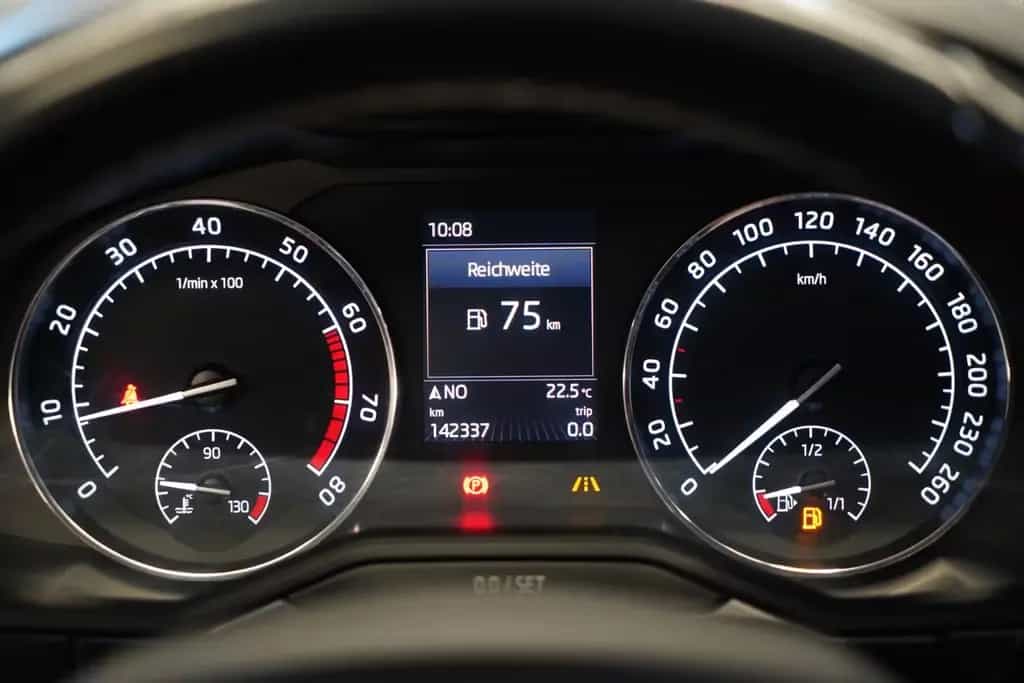 Skoda Superb 1.8 TSI Combi Style 2.Hand*Unfallfrei* 12/2016-photo-19