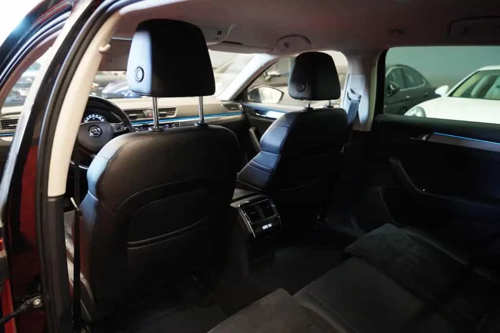 Skoda Superb 1.8 TSI Combi Style 2.Hand*Unfallfrei* 12/2016-photo-24
