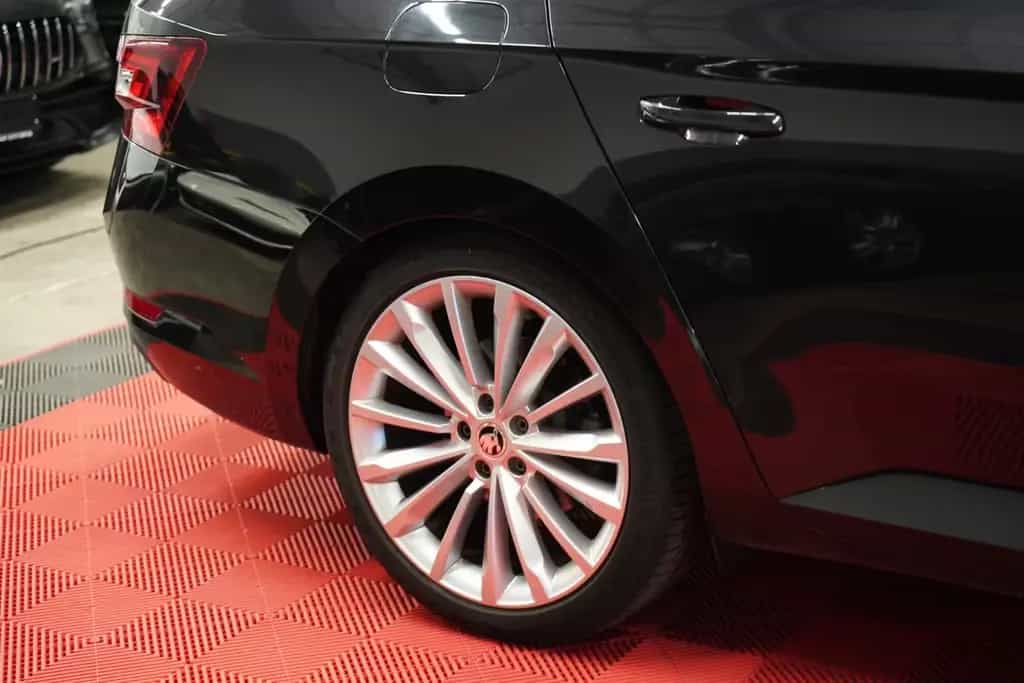 Skoda Superb 1.8 TSI Combi Style 2.Hand*Unfallfrei* 12/2016-photo-5