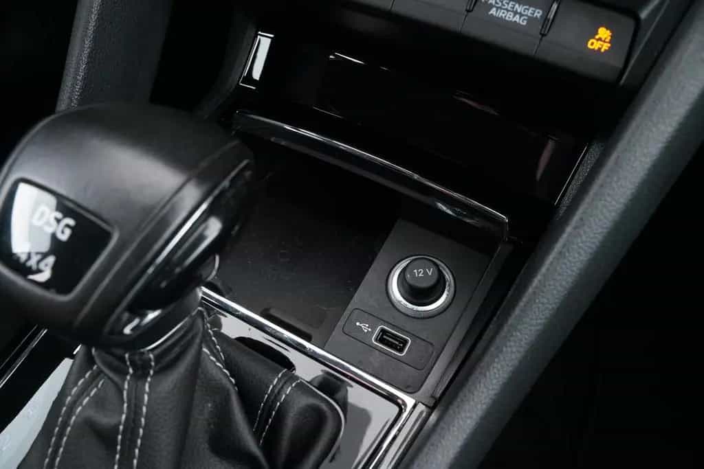 Skoda Karoq SPORTLINE 2.0TSI 4X4 DSG AHK-SCHWENKBARuvm 08/2020-photo-32