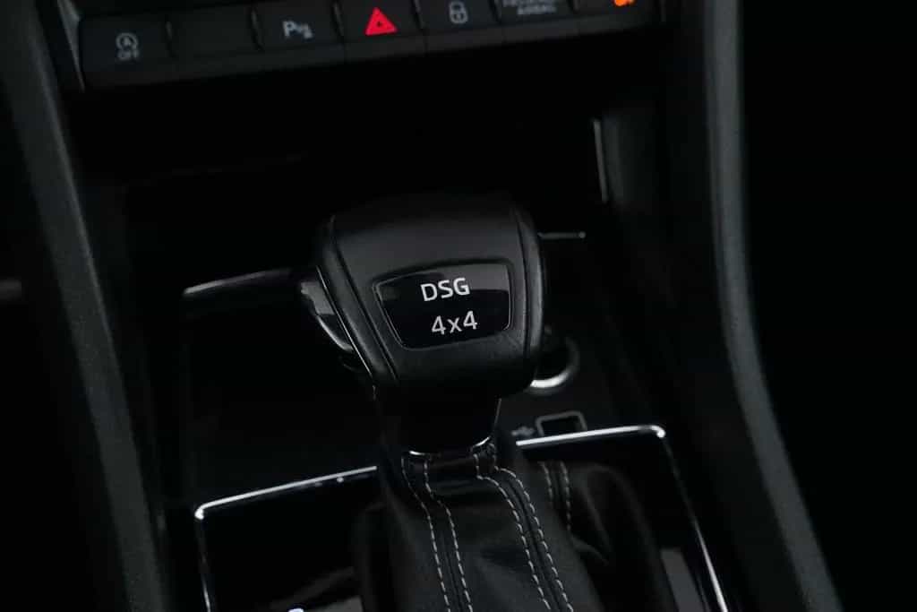 Skoda Karoq SPORTLINE 2.0TSI 4X4 DSG AHK-SCHWENKBARuvm 08/2020-photo-33