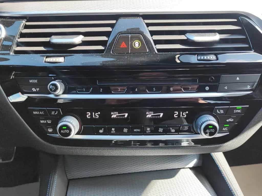 BMW 520 d M Sport **AHK**KAMERA**HiFi** 08/2019-photo-17