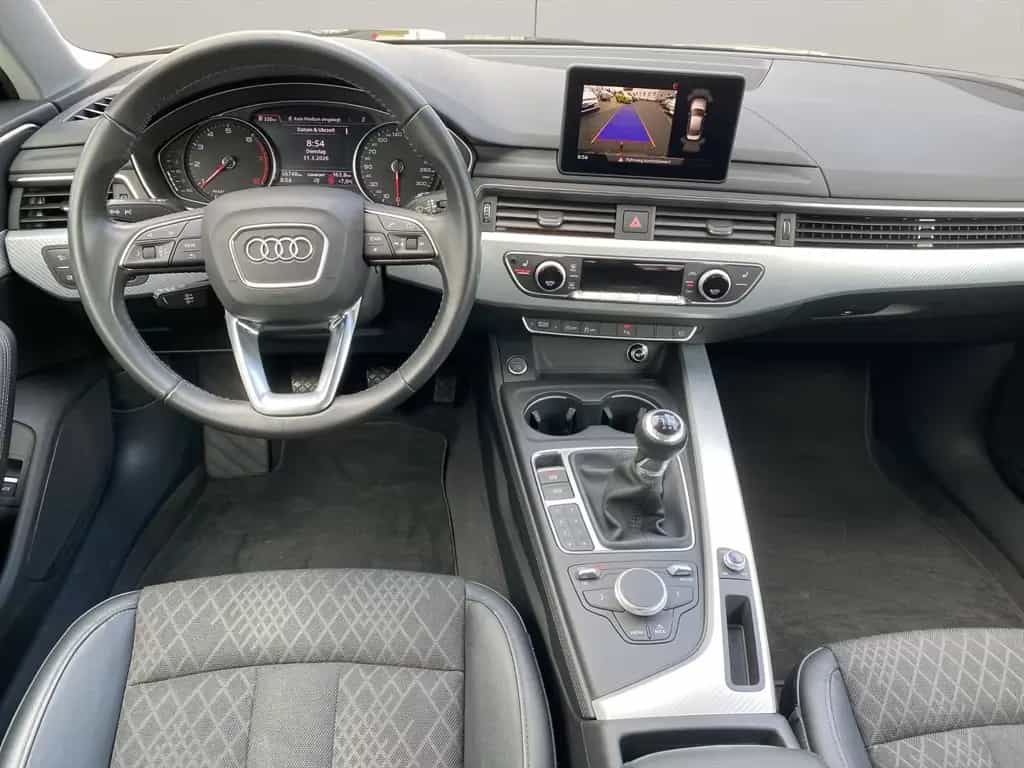 Audi A4 2.0 TFSI design ultra *AHK KAMERA SHZ* 04/2018-photo-11
