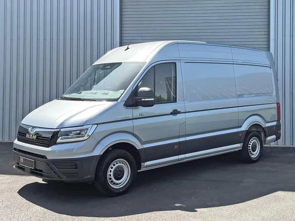 MAN TGE 3.180 L3H3 Kasten 4x4 NAVI LENKRADHZ DAB 09/2025-photo-0