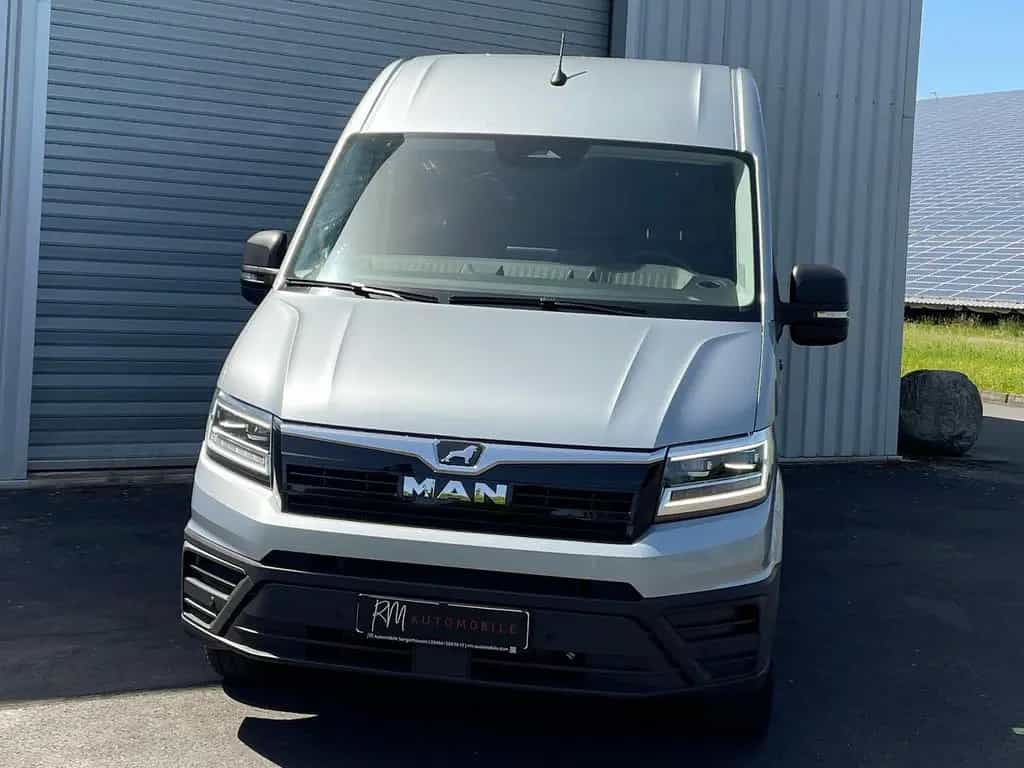 MAN TGE 3.180 L3H3 Kasten 4x4 NAVI LENKRADHZ DAB 09/2025-photo-2