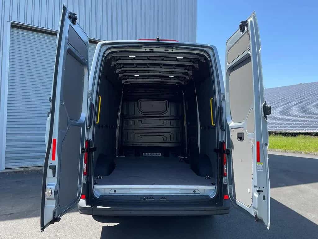MAN TGE 3.180 L3H3 Kasten 4x4 NAVI LENKRADHZ DAB 09/2025-photo-32