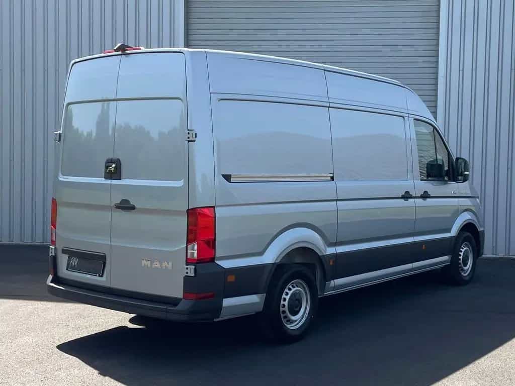 MAN TGE 3.180 L3H3 Kasten 4x4 NAVI LENKRADHZ DAB 09/2025-photo-6