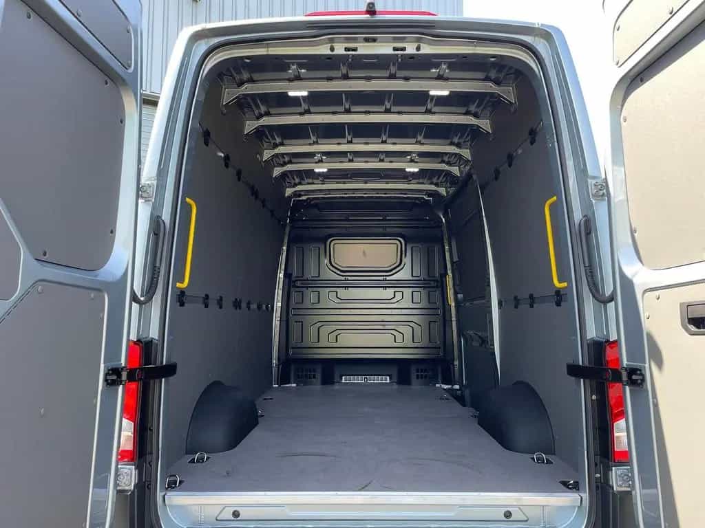 MAN TGE 3.180 L3H3 Kasten 4x4 NAVI LENKRADHZ DAB 09/2025-photo-9