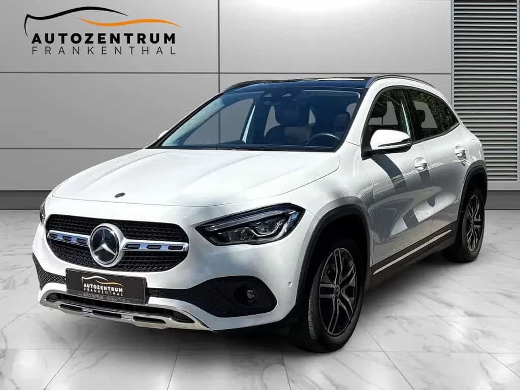 Mercedes-Benz GLA 200 8Fach PANO AHK ACC 03/2021-photo-0