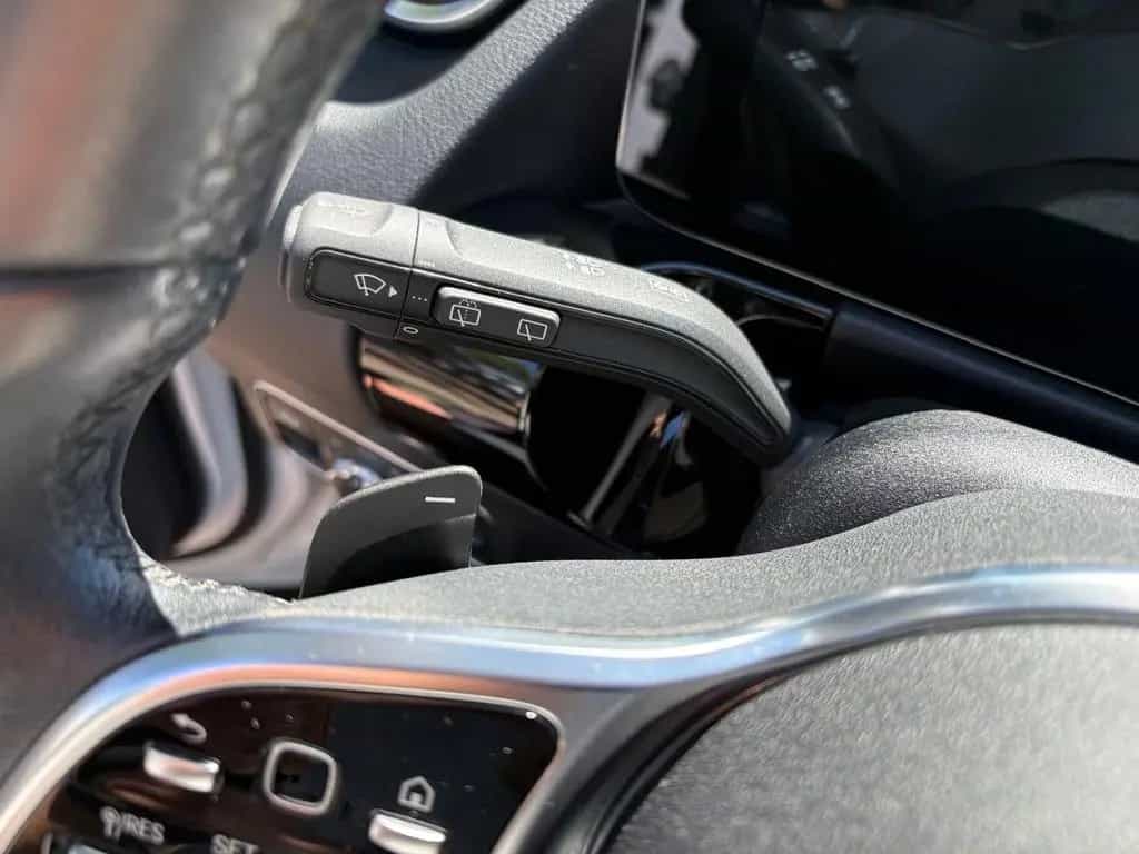 Mercedes-Benz GLA 200 8Fach PANO AHK ACC 03/2021-photo-31