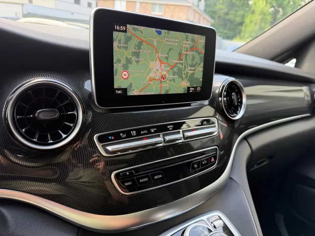 Mercedes-Benz V 250 d lang 9G-TRONIC Edition *PANO/AHK* 02/2020-photo-11