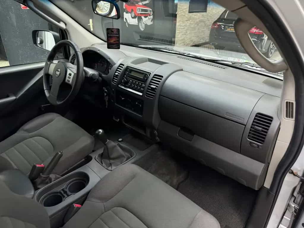 Nissan Navara Frontier 2.4 / Hardtop / Klima / LPG / 06/2005-photo-24