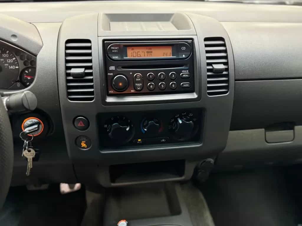 Nissan Navara Frontier 2.4 / Hardtop / Klima / LPG / 06/2005-photo-31