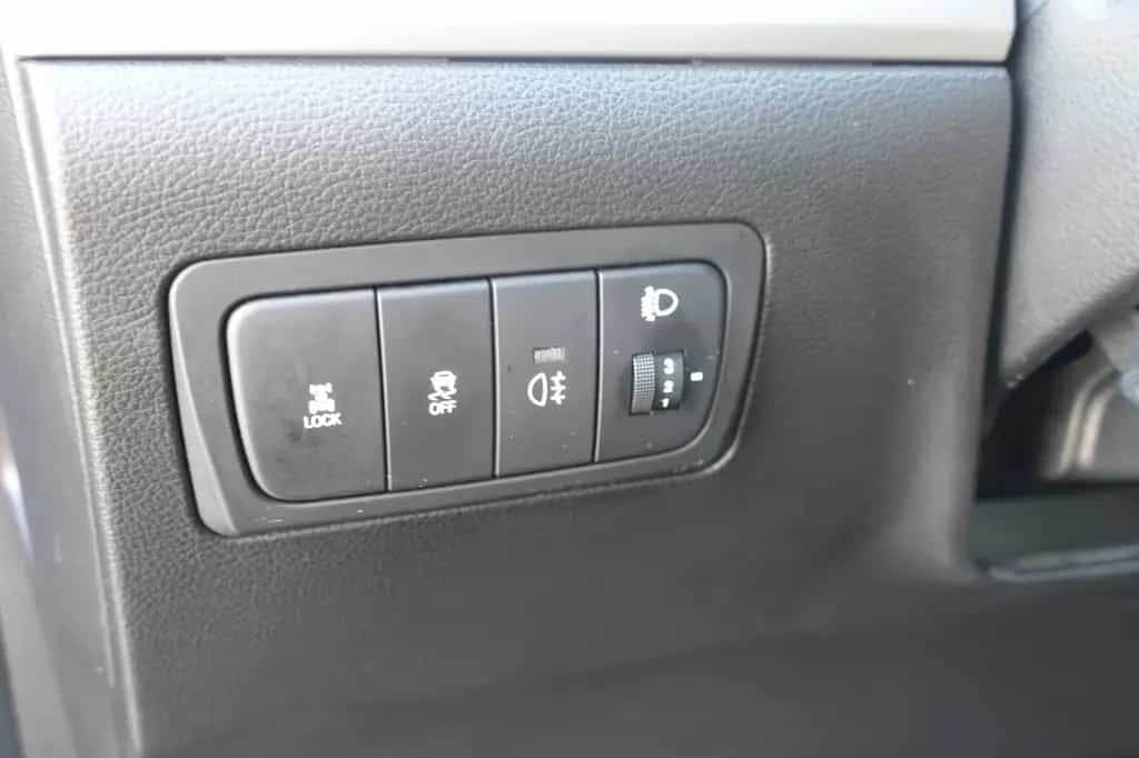 Ssangyong Korando *4x4*AHK*SHZ*NAVI*AUTOMATIK*LEDER*KAMERA* 02/2012-photo-10
