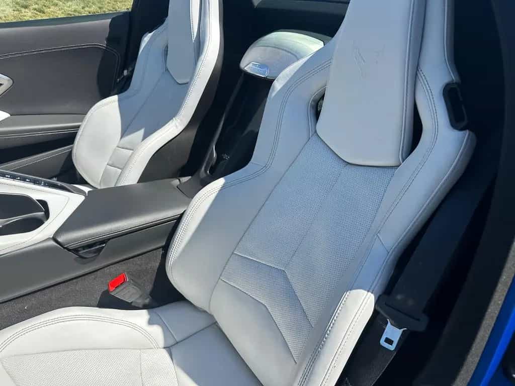 Corvette C8 Stingray Z51 pack,BOSE,SKYCOOL GRAY leather 06/2024-photo-12