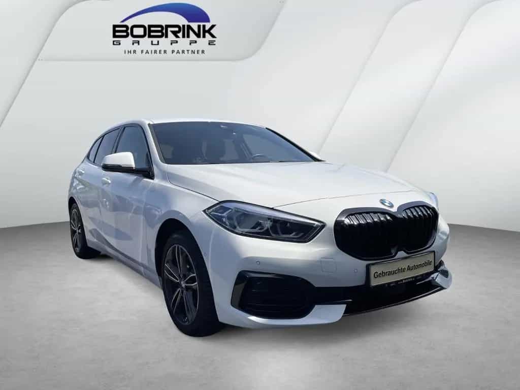 BMW 118 i 5-Türer Sport Line Tempomat LED Navi Shz 08/2022-photo-2