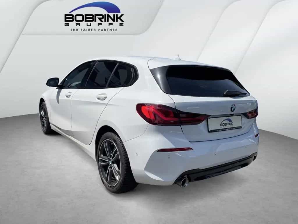 BMW 118 i 5-Türer Sport Line Tempomat LED Navi Shz 08/2022-photo-4