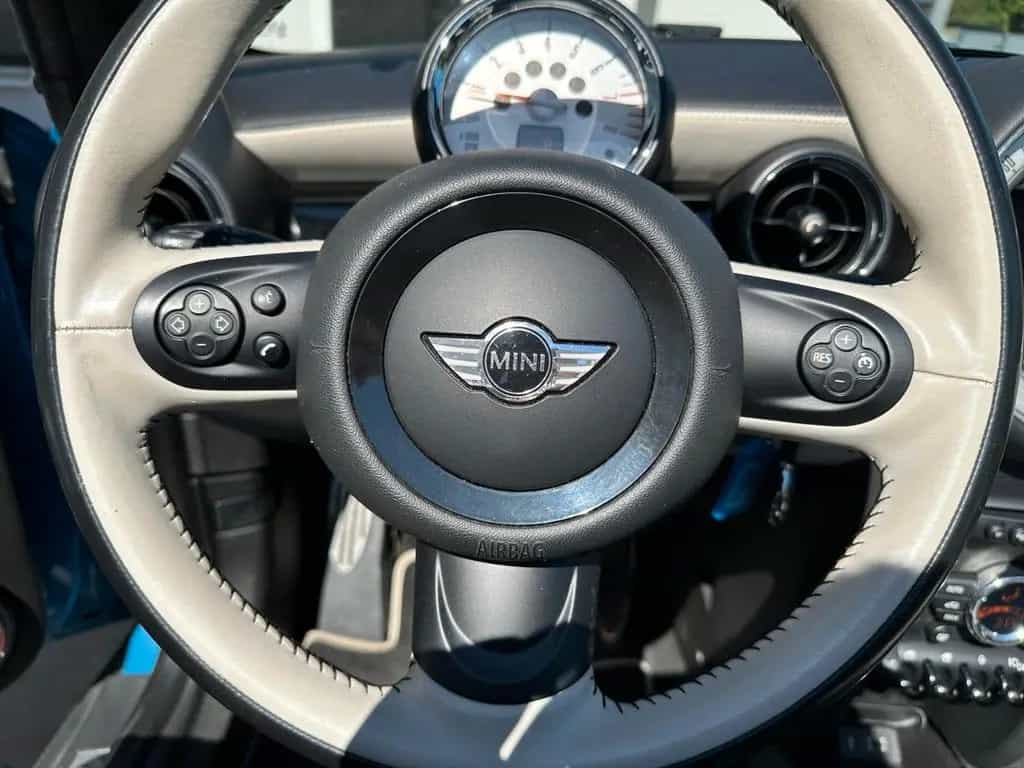 MINI Cooper S Cabrio 02/2014-photo-15