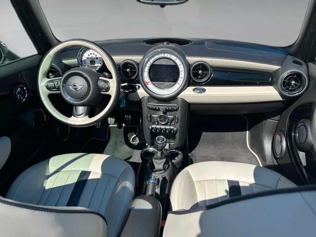 MINI Cooper S Cabrio 02/2014-photo-16