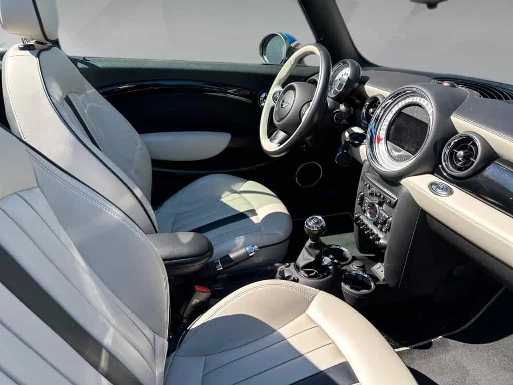 MINI Cooper S Cabrio 02/2014-photo-19