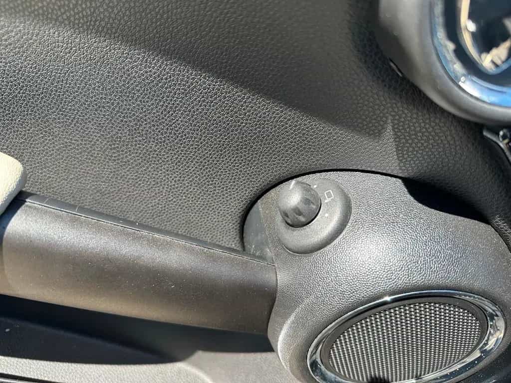 MINI Cooper S Cabrio 02/2014-photo-24