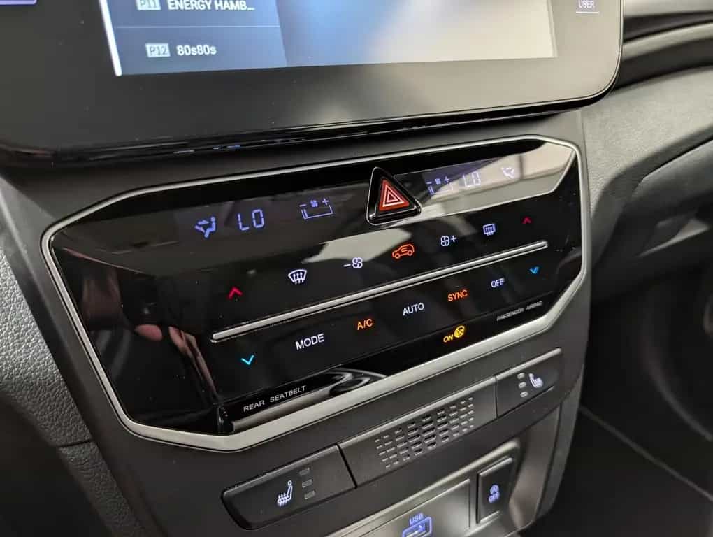 Ssangyong Tivoli 1.5 T-GDi 120kW Blackline AT LED|Navi|SHZ 05/2025-photo-15