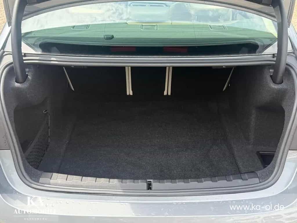 BMW 320 3er - 320 d AHK Schiebedach Kamera 18" Stop&Go 10/2022-photo-21