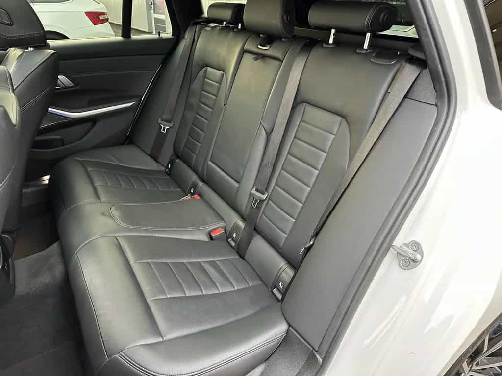BMW 320 d Touring xDrive M-Sport NAV+LASER+H&K+PANORA 05/2022-photo-10