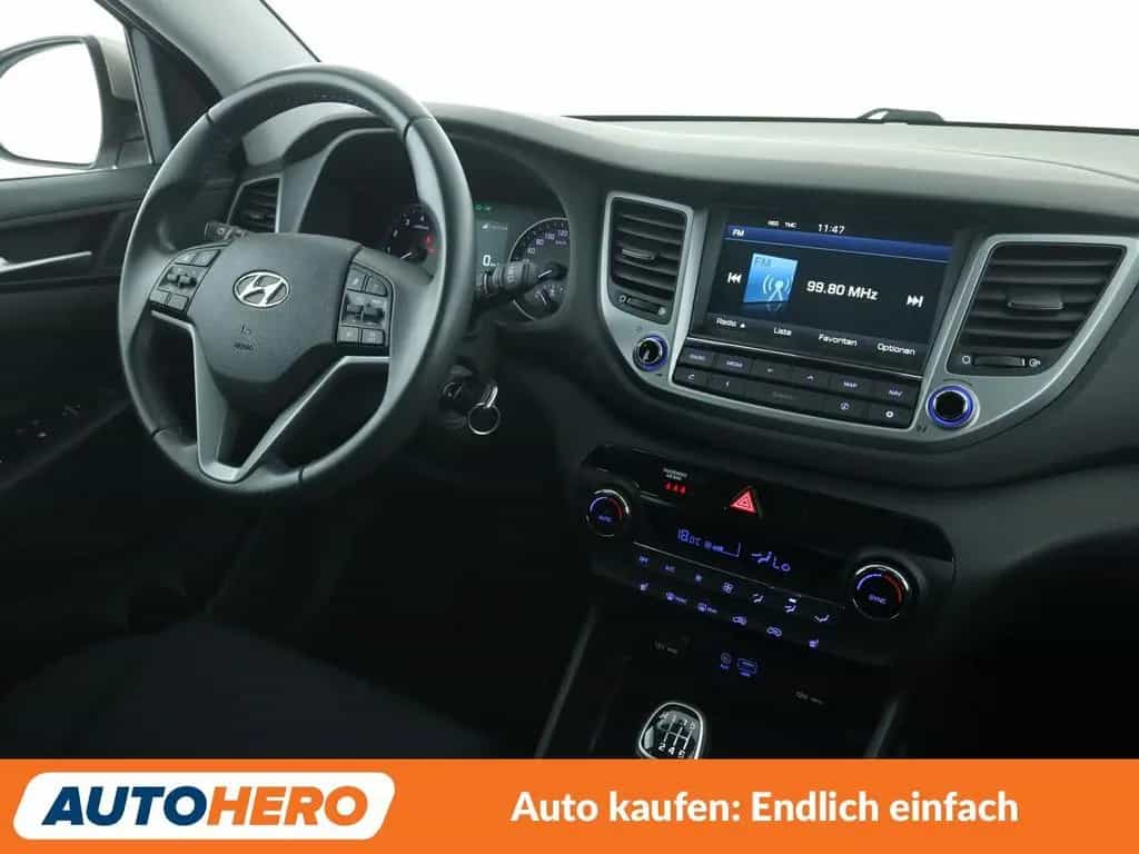 Hyundai TUCSON 1.6 Trend blue 2WD*NAVI*TEMPO*CAM*PDC*SHZ 12/2017-photo-12