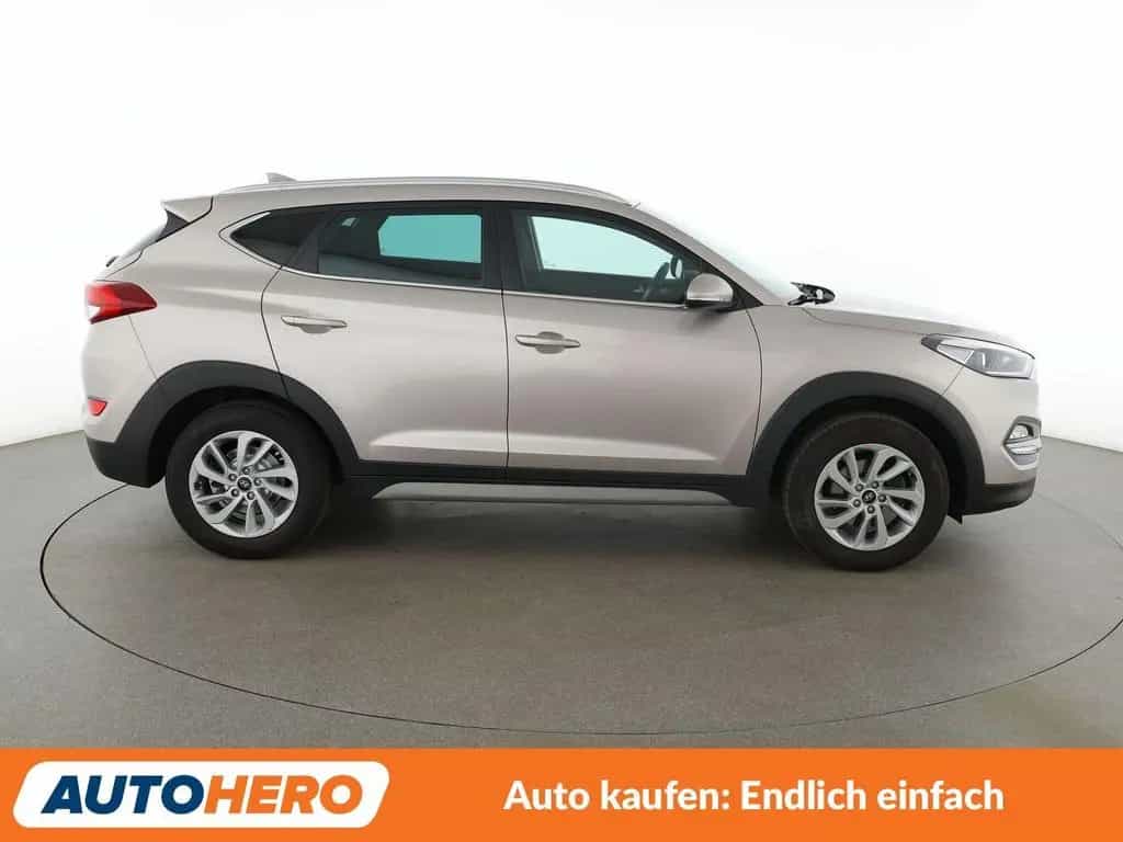 Hyundai TUCSON 1.6 Trend blue 2WD*NAVI*TEMPO*CAM*PDC*SHZ 12/2017-photo-6