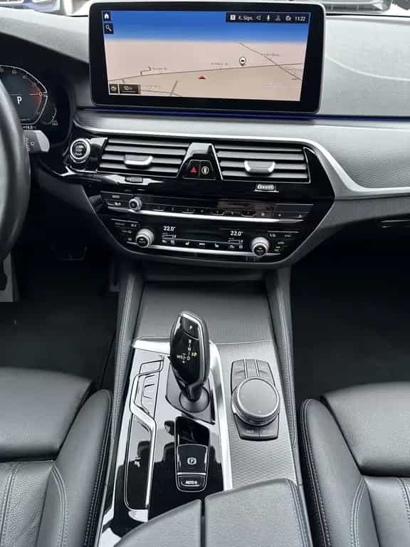 BMW 520 d Touring xDrive M-Sport NAV+LASER+AHK+HEADUP 09/2021-photo-12