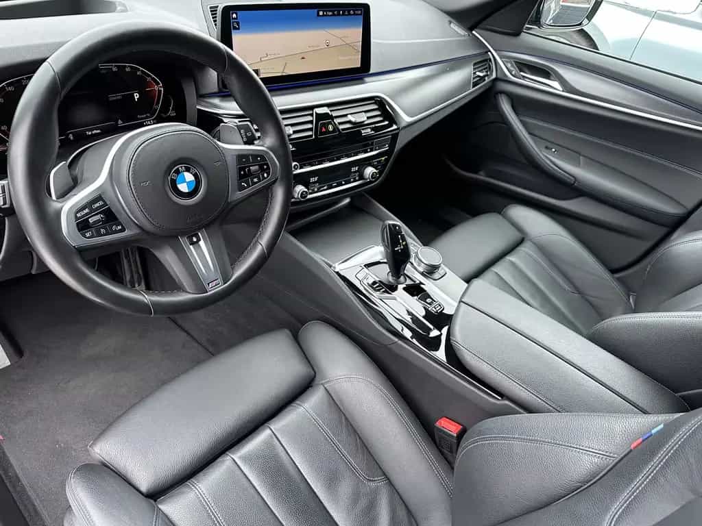 BMW 520 d Touring xDrive M-Sport NAV+LASER+AHK+HEADUP 09/2021-photo-8