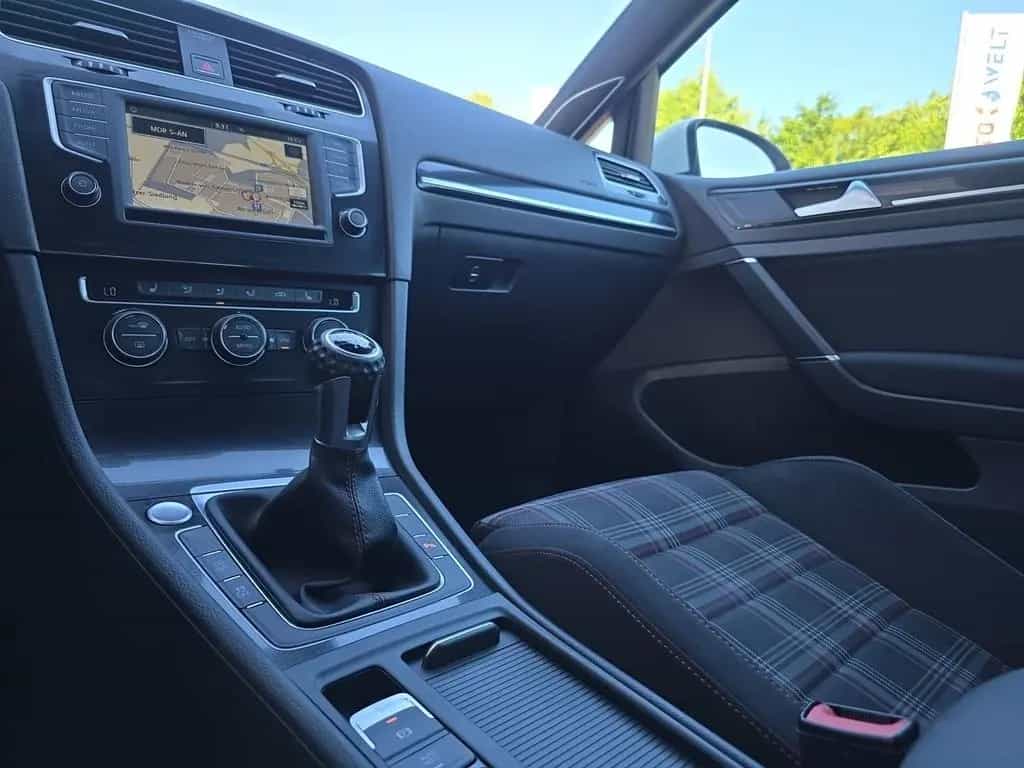Volkswagen Golf VII 2.0 GTI Navi Xenon Sitzheizung Dynaudio 08/2015-photo-25