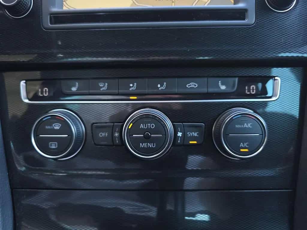 Volkswagen Golf VII 2.0 GTI Navi Xenon Sitzheizung Dynaudio 08/2015-photo-30
