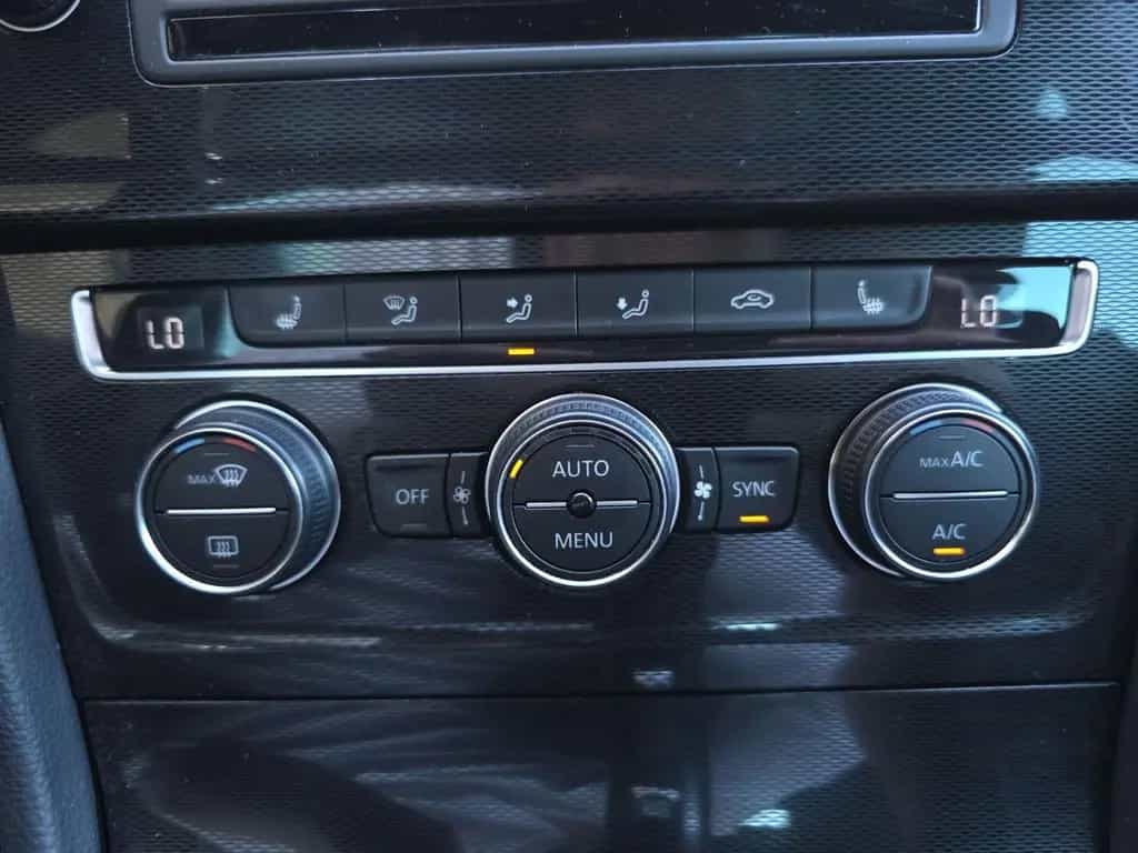 Volkswagen Golf VII 2.0 GTI Navi Xenon Sitzheizung Dynaudio 08/2015-photo-31
