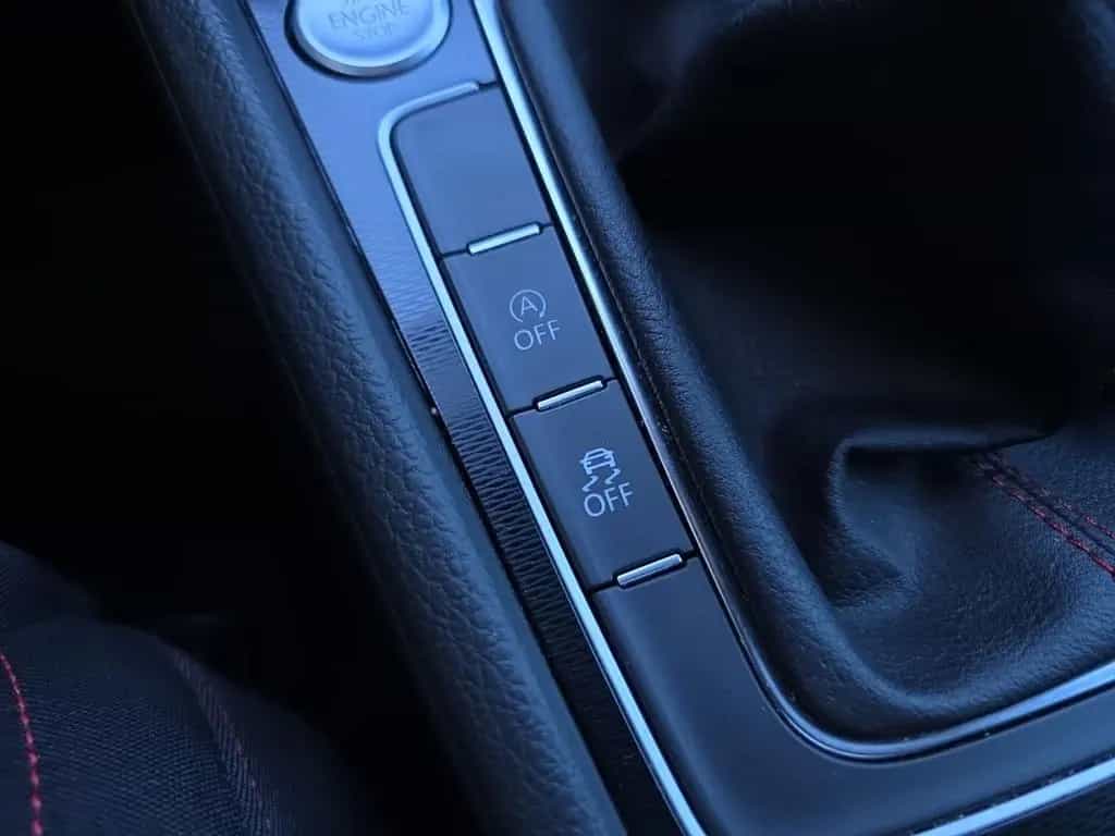 Volkswagen Golf VII 2.0 GTI Navi Xenon Sitzheizung Dynaudio 08/2015-photo-33