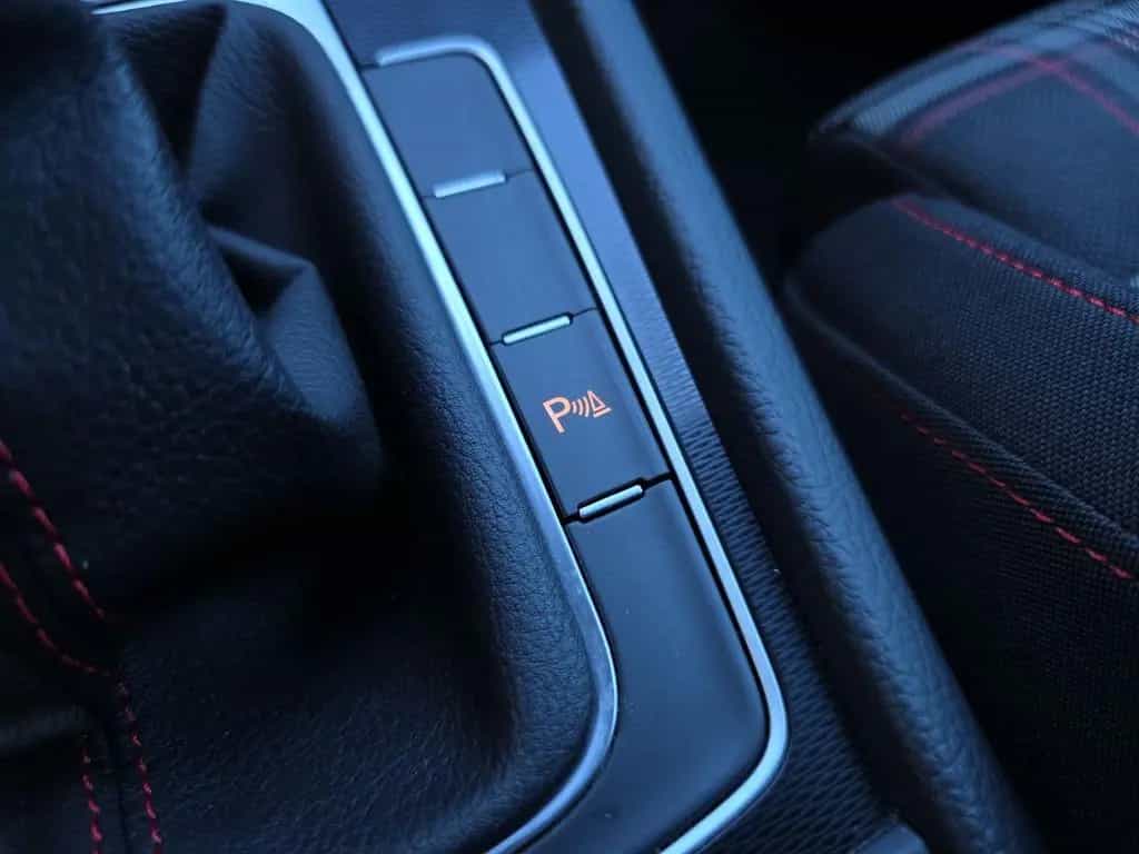 Volkswagen Golf VII 2.0 GTI Navi Xenon Sitzheizung Dynaudio 08/2015-photo-34