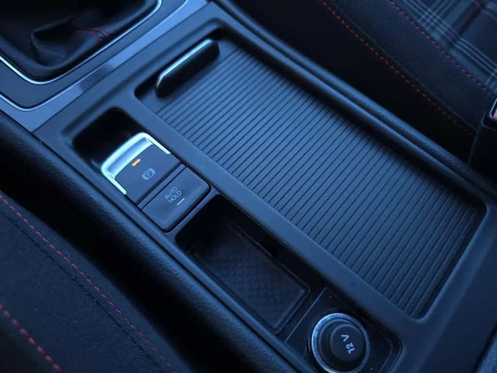 Volkswagen Golf VII 2.0 GTI Navi Xenon Sitzheizung Dynaudio 08/2015-photo-35