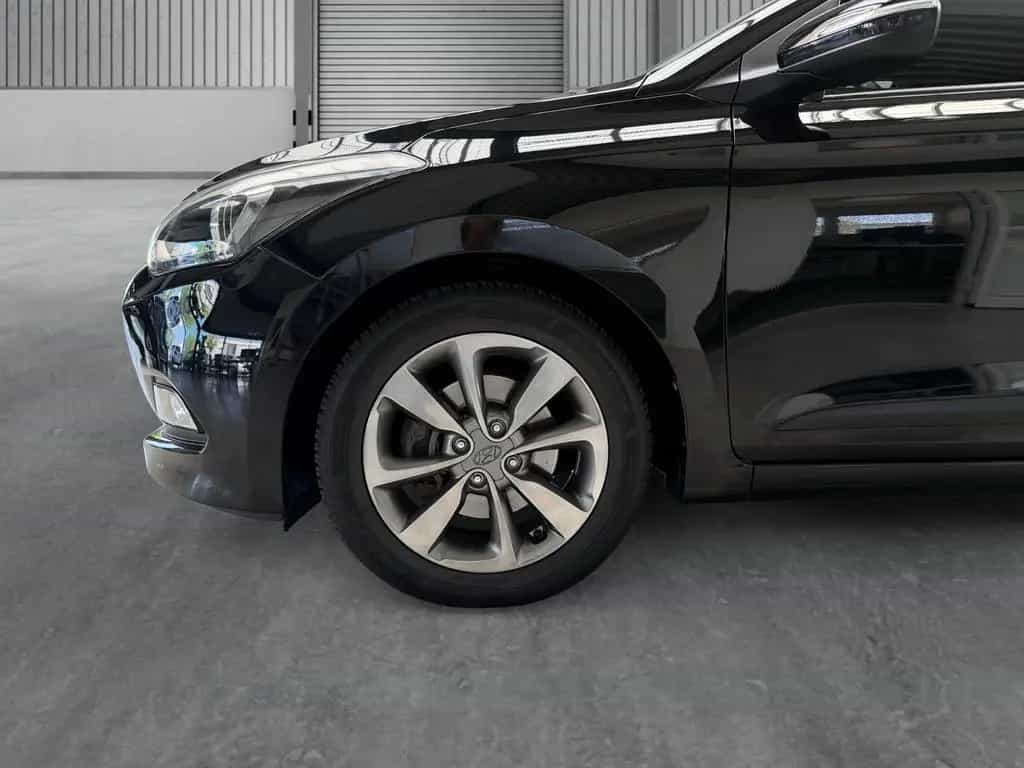 Hyundai i20 PASSION BLUE KLIMA+NAVI+KAMERA+ALLWETTER+ALU 03/2017-photo-13