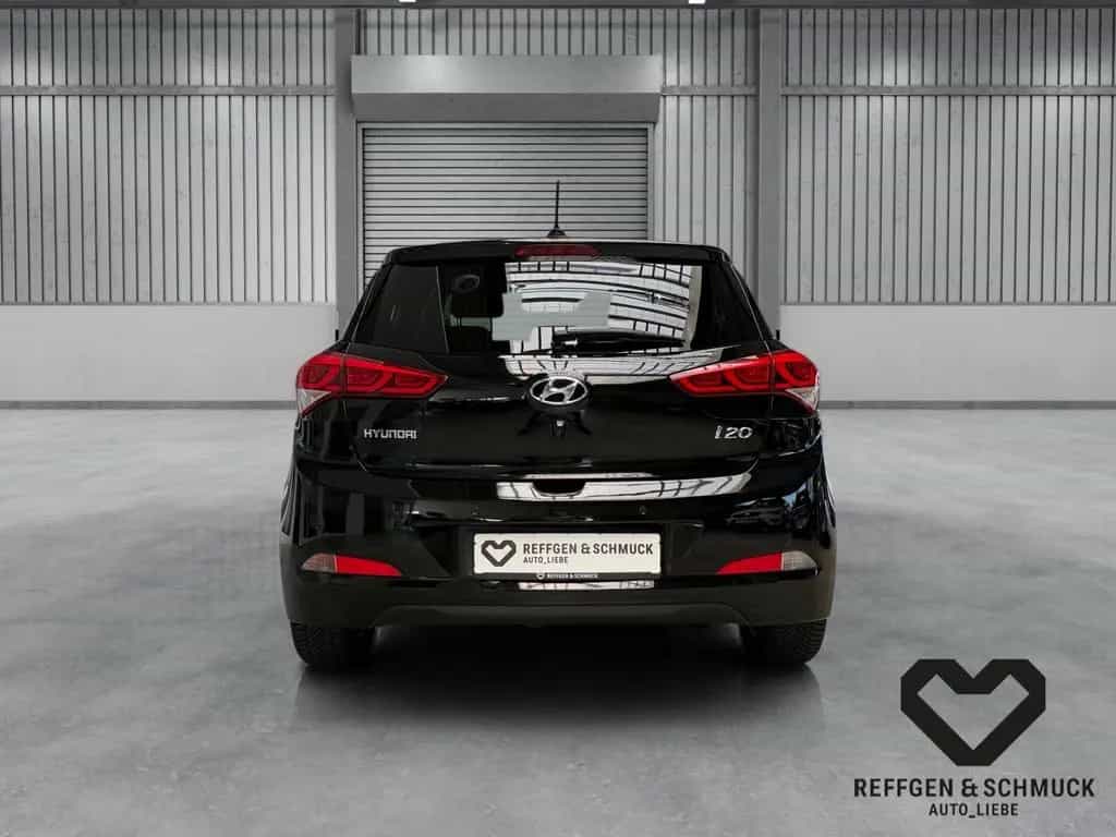 Hyundai i20 PASSION BLUE KLIMA+NAVI+KAMERA+ALLWETTER+ALU 03/2017-photo-2
