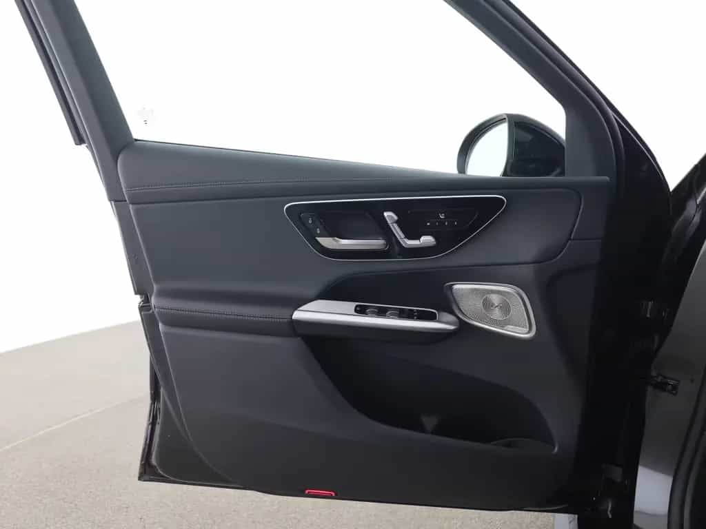 Mercedes-Benz GLC 300 4M AMG Pano AHK Burmester Distronic 360 03/2023-photo-13