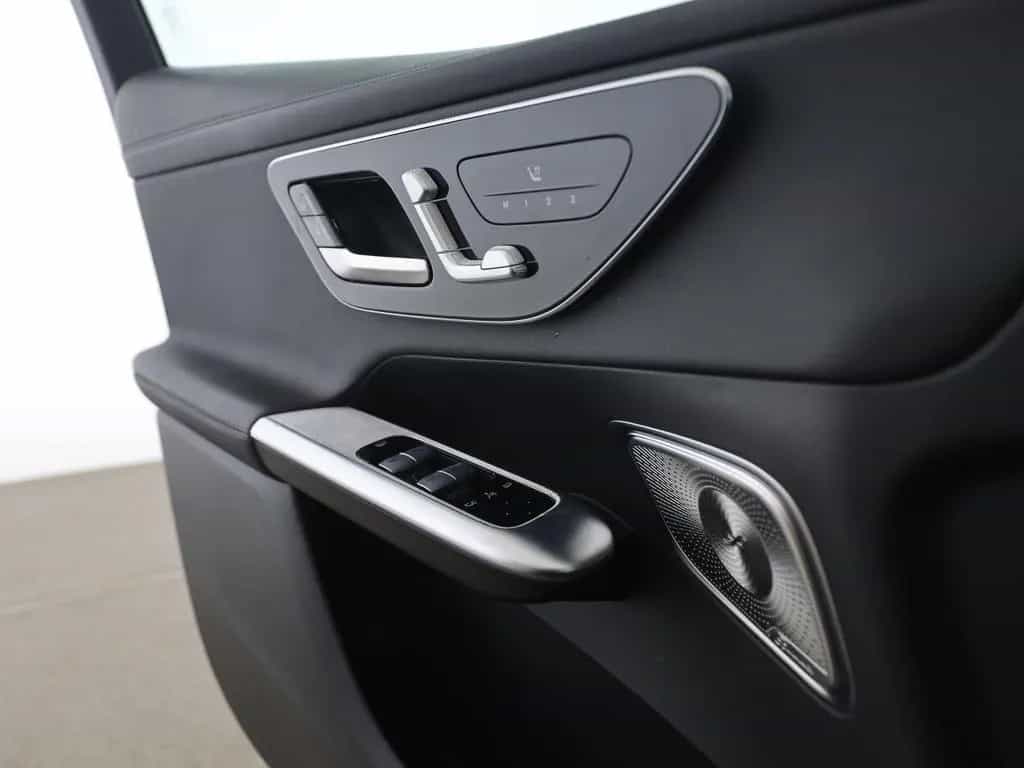 Mercedes-Benz GLC 300 4M AMG Pano AHK Burmester Distronic 360 03/2023-photo-14