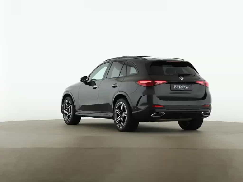 Mercedes-Benz GLC 300 4M AMG Pano AHK Burmester Distronic 360 03/2023-photo-3